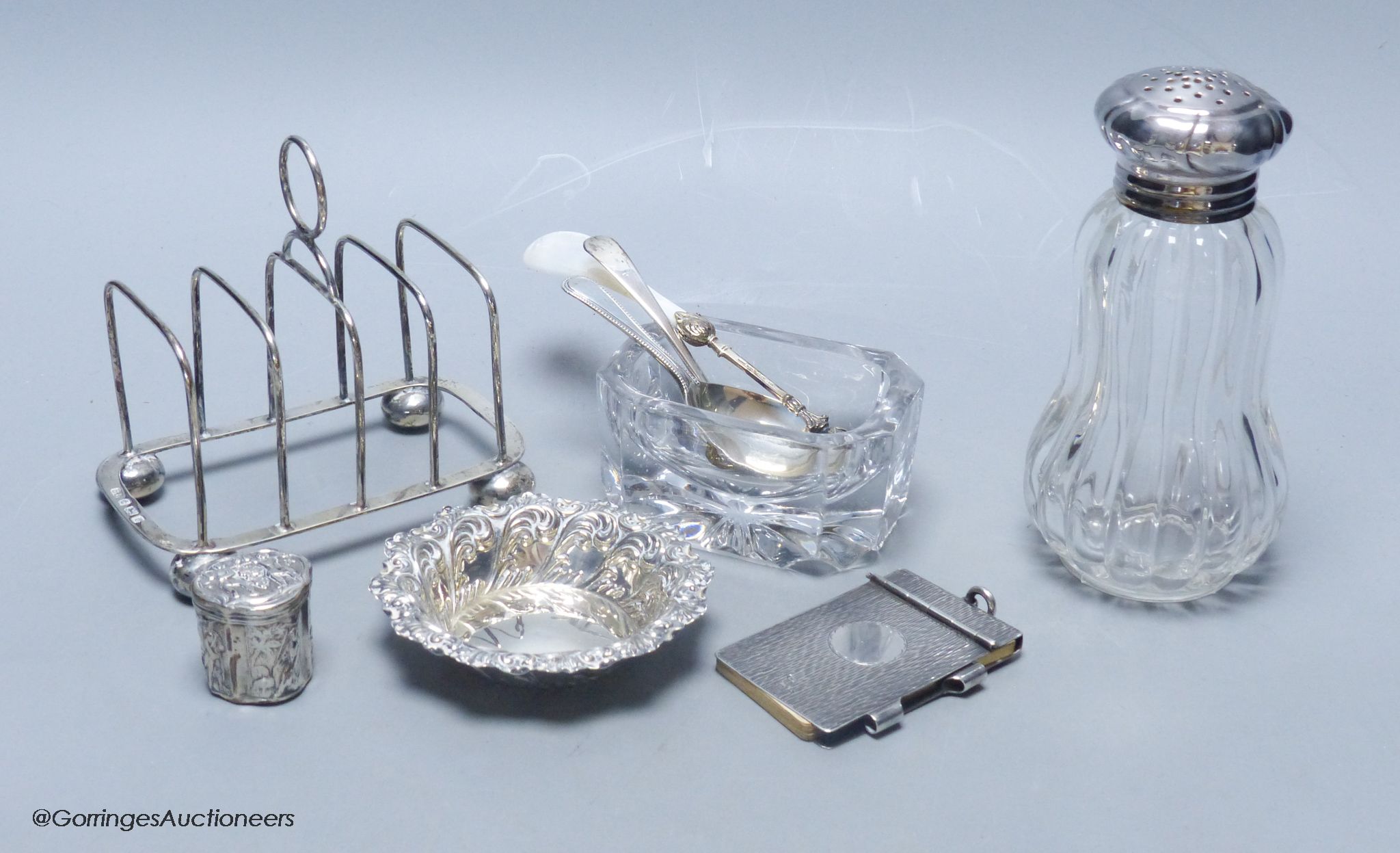 An Edwardian silver five bar toastrack and other minor silver including bonbon dish, mounted note case etc.